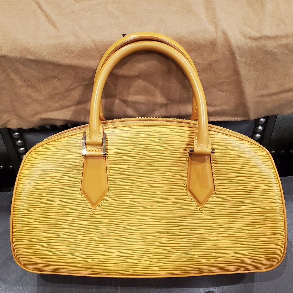 Louis Vuitton -- EPI Bag with Handle - Picture 6 of 9